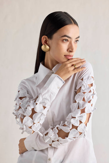 WHITE 3D FLOWER SHIRT