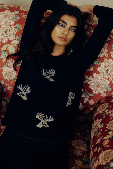 BLACK REINDEER SWEATSHIRT